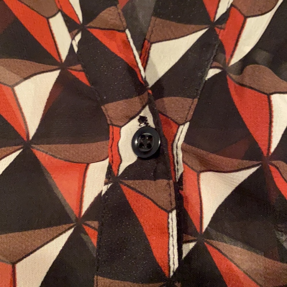Great looking v neck 3/4 button blouse - Picture 4 of 6